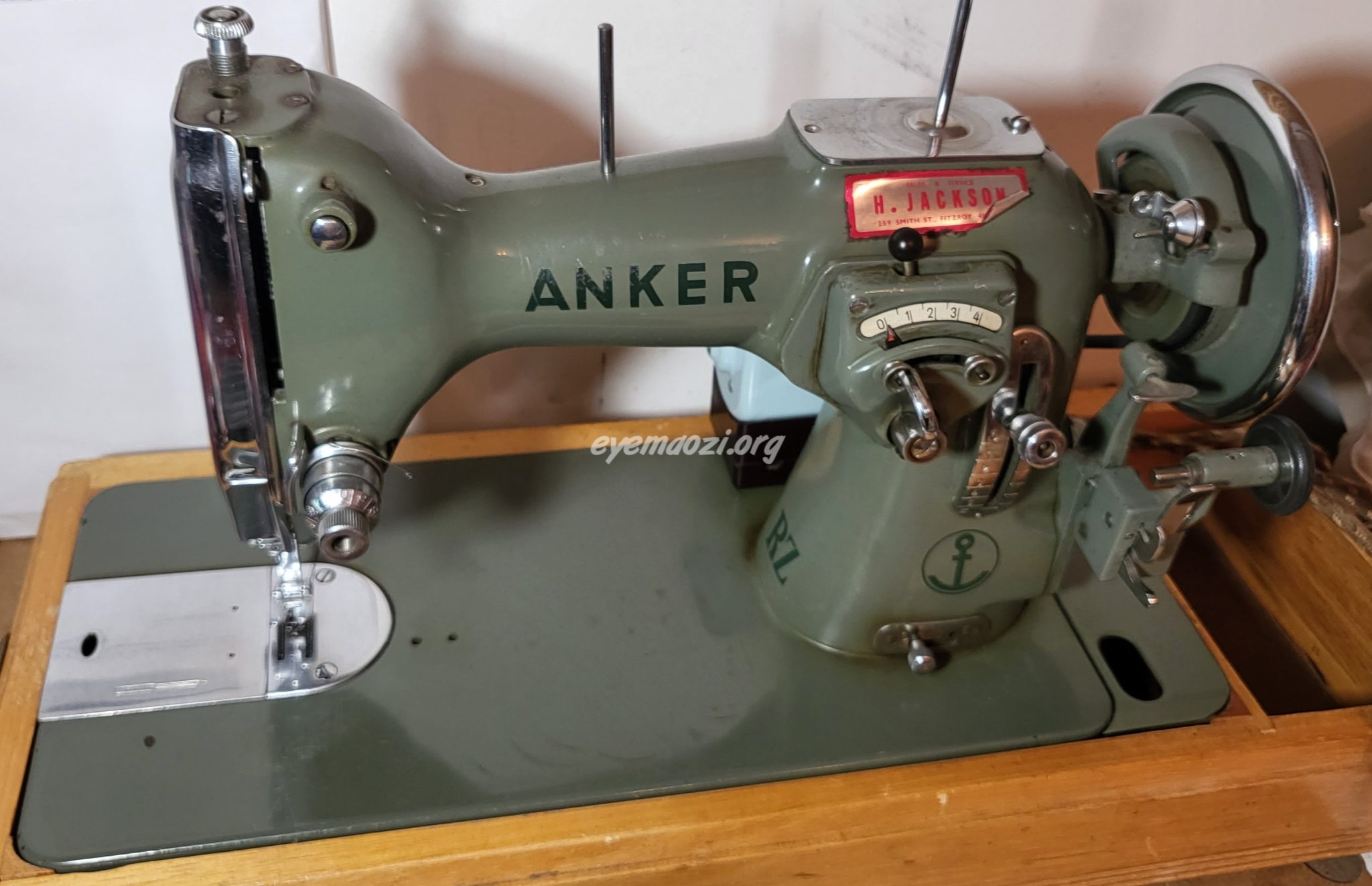 Anker Sewing machines Eye Ma Ozi Collector