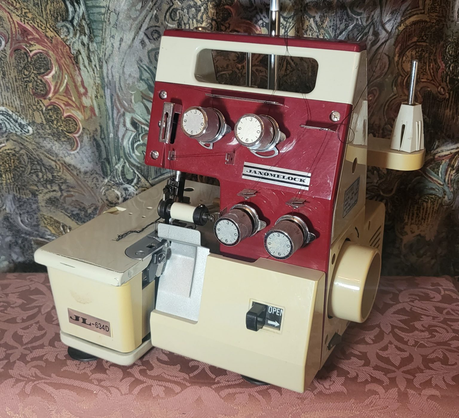 Vintage Serger and Overlockers Victorian Forum
