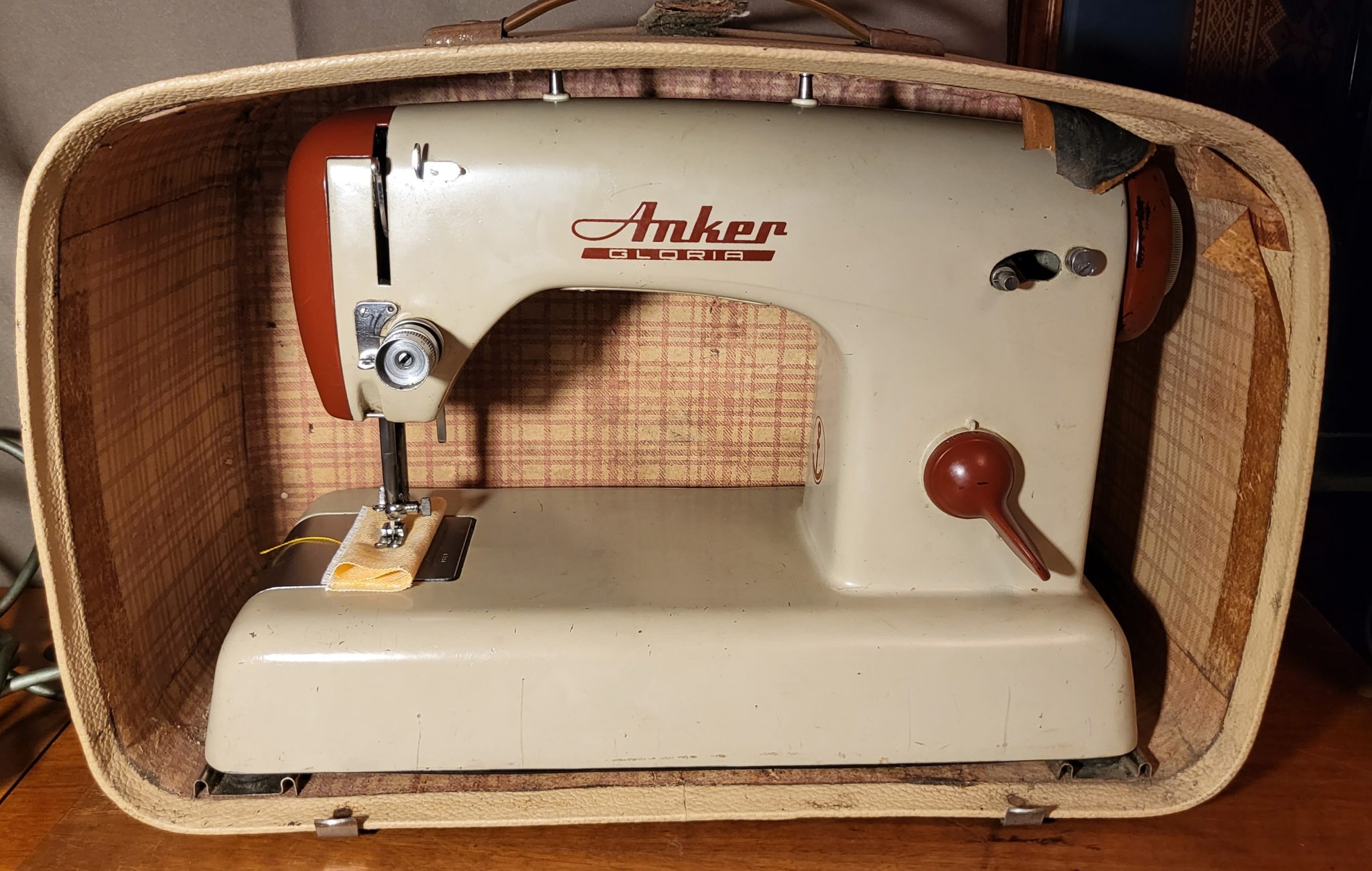 Anker Sewing machines Eye Ma Ozi Collector