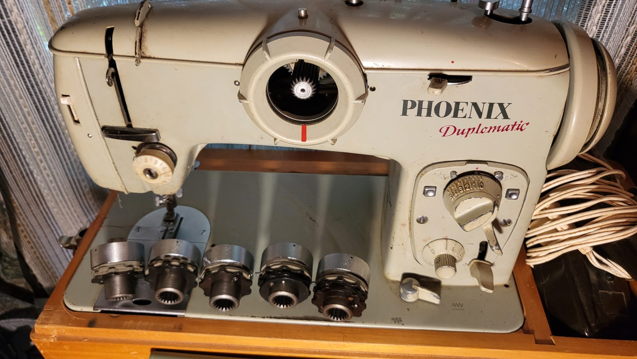 Anker Sewing machines Eye Ma Ozi Collector